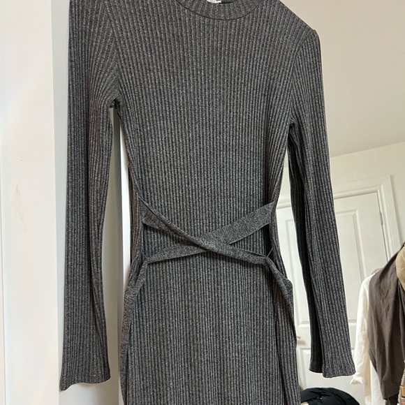 ZARA KNIT GREY DRESS - Picture 2 of 4